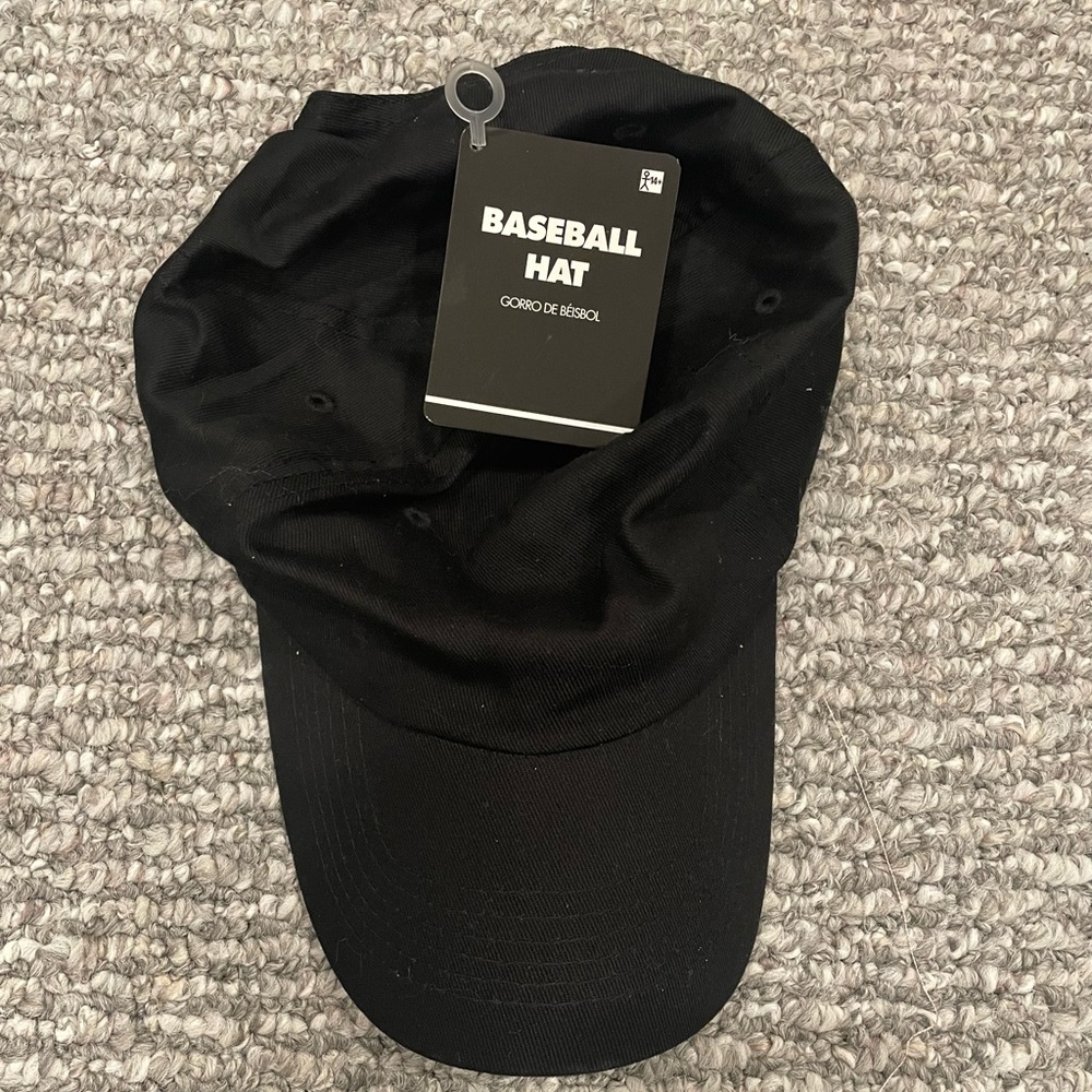 Black Baseball Hat - Unbranded/Unisex